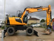   JCB JS 130W