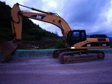     2,4 *3 CAT 330